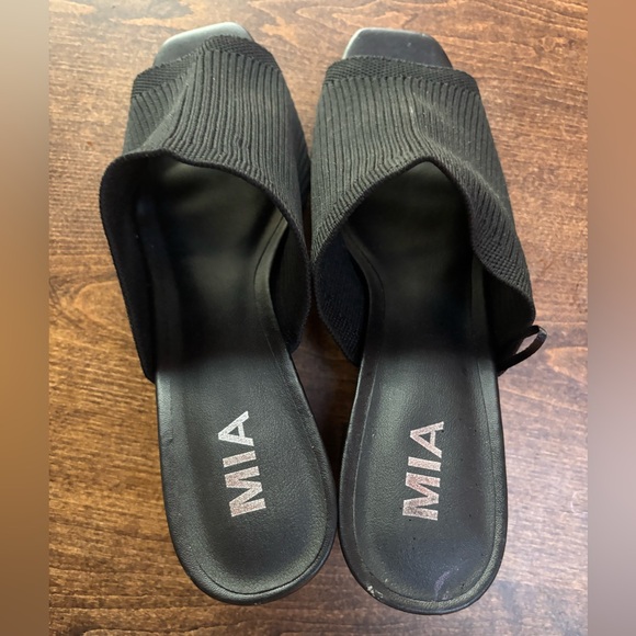 MIA Black Ribbed Mules - Picture 2 of 3
